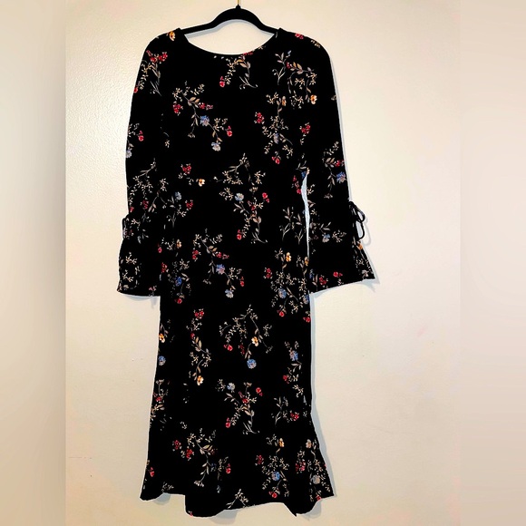 Dresses & Skirts - Floral dress